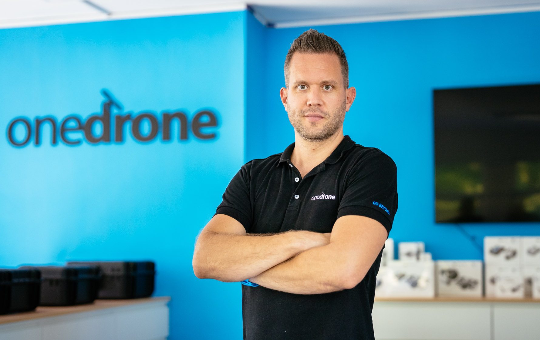 Niko Wakounig im OneDrone Store in Klagenfurt